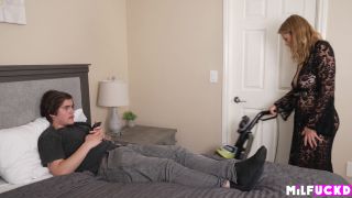 6264 Mature Cougar Reya Lovenlight Seduces Her Boyfriends Son-3