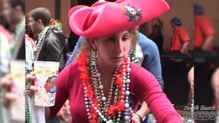 Southbeachcoeds.com- Neverbeforeseen Mardi Gras Girls Flashing Pussy And Tits On The Streets Of New Orleans-3