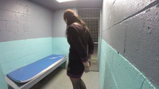 GotCuffs_annahouseraided3-3