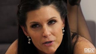 India Summer - American Milf Fucked Until She Cums-4