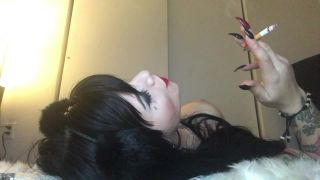 Phoebe Phelpz - Smoking in the Nude - Smoking-8
