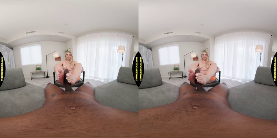 Size-queen Maisey Monroe can't get enough of her man's hu...