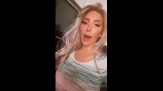 FARRAH ABRAHAM () Farrahabraham - world mental health day lsat went wack taking time to move bounce bac 11-10-2021-1