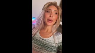 FARRAH ABRAHAM () Farrahabraham - world mental health day lsat went wack taking time to move bounce bac 11-10-2021-3