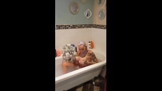 CREAMP$E QUEEN - bambiblacks uk BambiblacksukSoapy bath time and shaving my pussy - 14-11-2018 - SiteRip-0