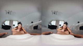 Cheek on Fleek - Gear Vr - Brunette-2