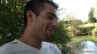 Sylvia: Adorable et intrigante - Voisines-2