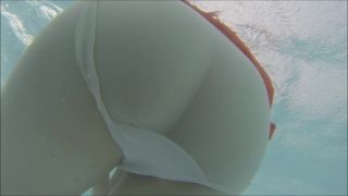 Online Tube Voyeur Under the water in the swimming pool - voyeur-6