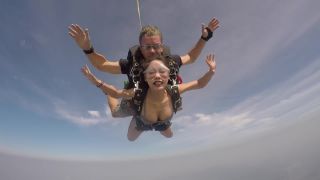 Girl's boob falls out while skydiving-4