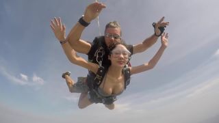 Girl's boob falls out while skydiving-7