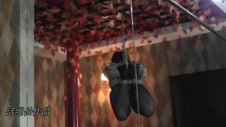 Hanging and bouncing – Video Porn Tube bdsm -4