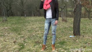 Vanessa Decker LoveWetting - Vanessa ('Hold it' challenge) (2015-03-23) [1080p]-9