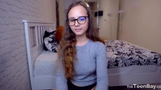 Chaturbate – MiaSunnyy – Nerdy Nextdoor Teen Masterbates on Webcam!!!-6