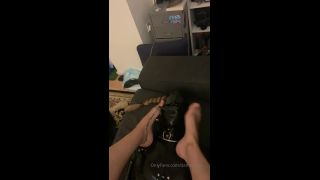 yapoo femdom damazonia  Feet latex always a hot combo With my gimpette Natalie Mars footfetish latexfetish, latex on fetish porn-5