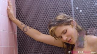 Hazel Leone & Max Peach - Shower Power - Lesbians-5