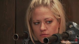 2009-09-14-DB-7254 Trina Michaels, Christina Carter, Holl...-7