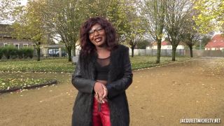 Jacquie et michel tv with marie in 26 years old - cashier in a supermarket!-1