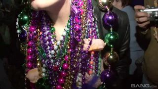 Nichole Flashes Her Tits During Mardi Gras Festivities-9