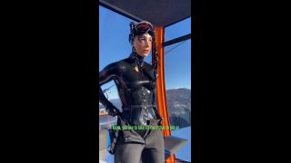 Rubbermissy - Snowboarding in latex.-5