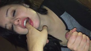 Beauty brunette girlfriend nice blowjob homemade-1