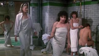 Sarah Miles, Patti Love, Felicity Dean, Vanessa Redgrave - Steaming (1985) HD 1080p!!!-7