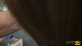 HUNT4K. Muscled Bf Watches How Wellshaped Teen Girl Cheats-3