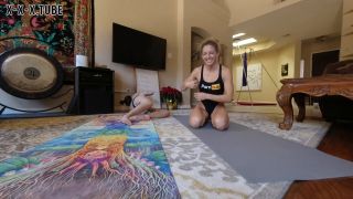 Manyvids Lora Cross Intense Bodyweight Workout With Ciren V  Lora Cross -7