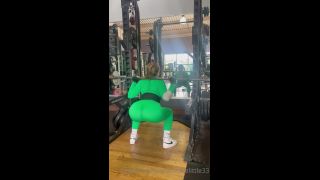 Brookie Little - brookielittle33 () Brookielittle - squats and more squats in my tight green leggings 30-05-2022-7