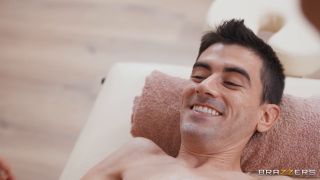 Yorgelis Carrillo &amp; Vitoria Beatriz - 2-For-1 Nuru.-1