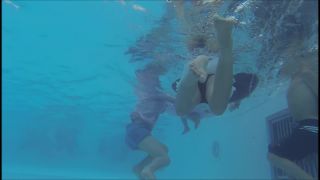 Online Tube Voyeur Underwater swimsuit tracking - voyeur-0