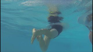 Online Tube Voyeur Underwater swimsuit tracking - voyeur-5
