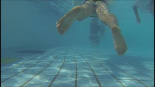 Online Tube Voyeur Underwater swimsuit tracking - voyeur-6