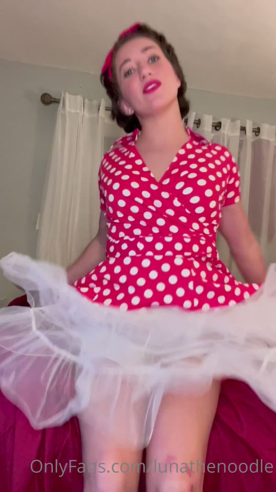 Luna the Noodle () Lunathenoodle - this is cheesy but of course i had to do a little dance and bending in my s outfit 15-04-2021