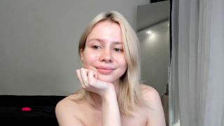 Hi Popsy Mature Hi Popsy Rubbing A Vibrator On Her Clit-0