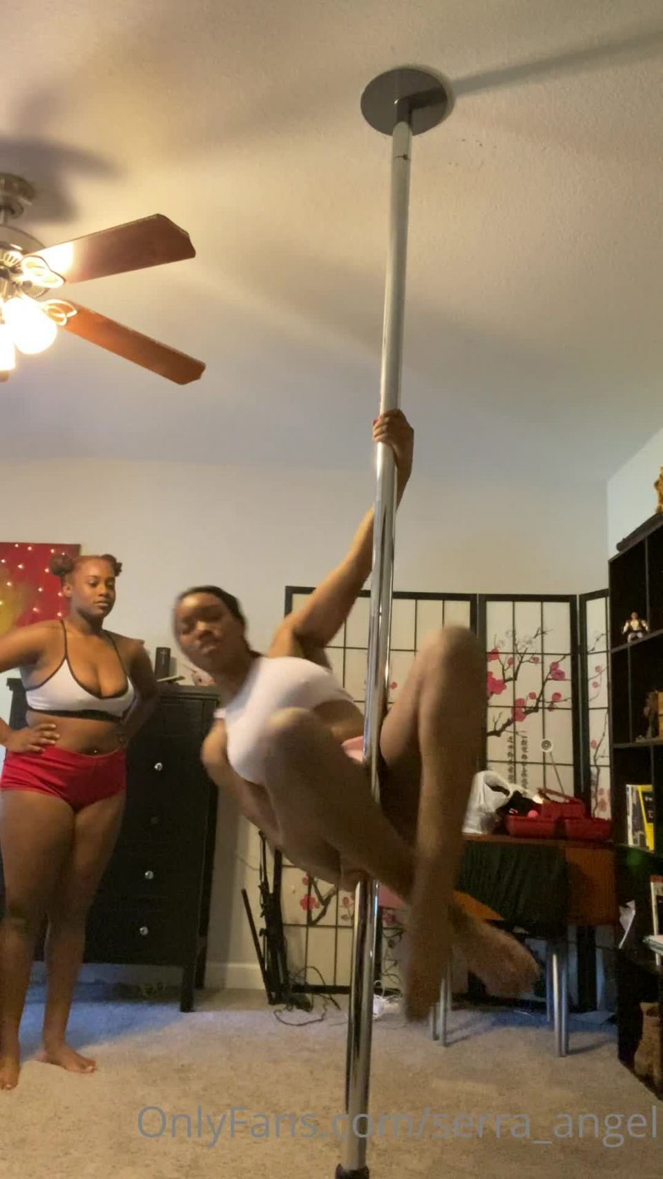 Serra Angel () Serraangel - pole dancing shenanigans lol 23-05-2020