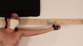 7104 Ariel vs  The Wall Chains- 05-8
