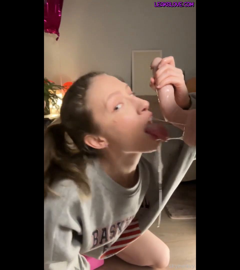 Skyewavy Skyewavy – Basketball Players Girlfriend Blowjob  RolePlay Porn