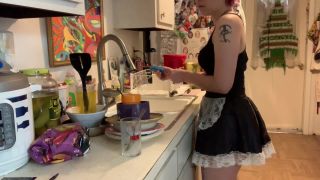 Maid Doing Dishes Webcam-5