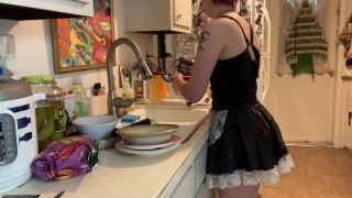 Maid Doing Dishes Webcam-7