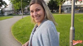 DaddysLuder - Titten und Fotzen-Flashing in Frankfurt-5