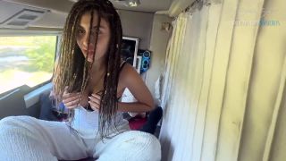 Beatrice Segreti Beatrice Segreti è Troppo Arrapata e Seduce un Uomo in Bus! Sesso Pubblico Amatoriale e Rischioso 1080p-2