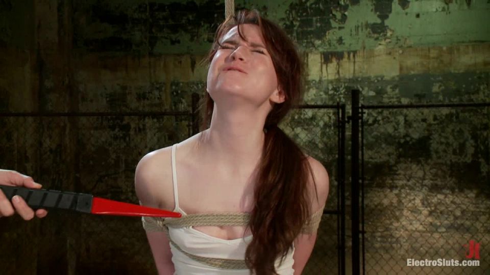 AnnaBelle Lee is an Electroslut! Video Sex Download Porn