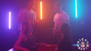 Micky Muffin - So wird gefeiert - Vierer Clubfick 720P - Mdh-1
