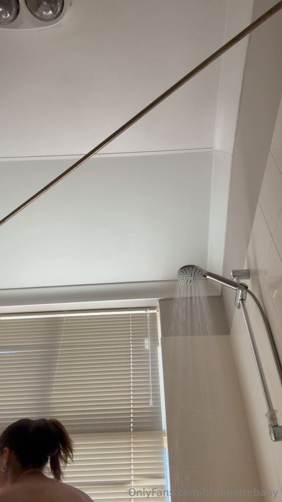 Sarah Henderson (brunnettebaby) PPV Cumming In The Shower Onlyfans (Pornstar)