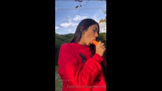 fetish  fetish  Annysmith Colombian Masturbating With a Carrot [SD 480p] 2025-1