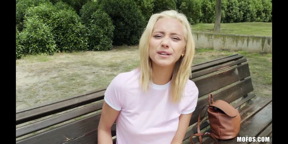 7195 Veronica Leal She Loves Money And Dick