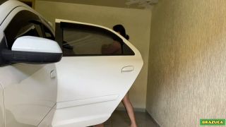 Brazuca Comecei fudendo a gostosa novinha na garagem   depois transamos no carro depois pra finalizar na cama e gozei gosto-1