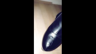 Miss Laura - mistresslaura11 () Mistresslaura - clip slave is verbally abused and made to worship leather outfit long boots 25-10-2019-2