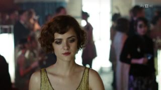 Liv Lisa Fries, Franziska Holitschke, Laura Kiehne - Babylon Berlin s01 (2017) HD 720p - (Celebrity porn)-7