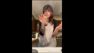 fetish Punchy Mama Punchy Mama aka punchymama - 09-14-2024 OnlyFans Video - Some Stoner Content New Dabs This Oregon weed is the shit video-7